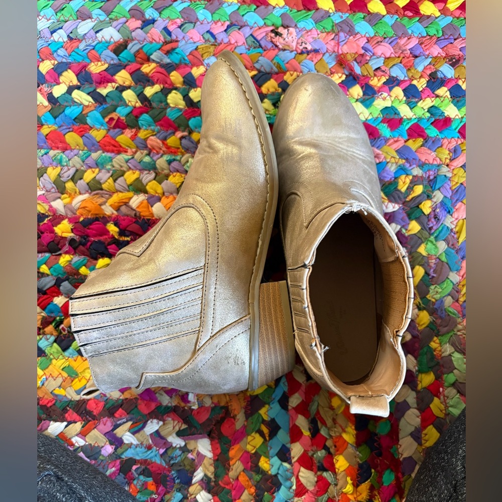 WESTERN WHIMSY GOLD BOOTIES